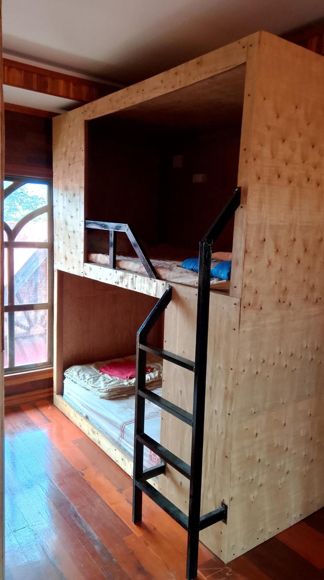 Tibet Restaurant And Hostel Nakasong Екстериор снимка