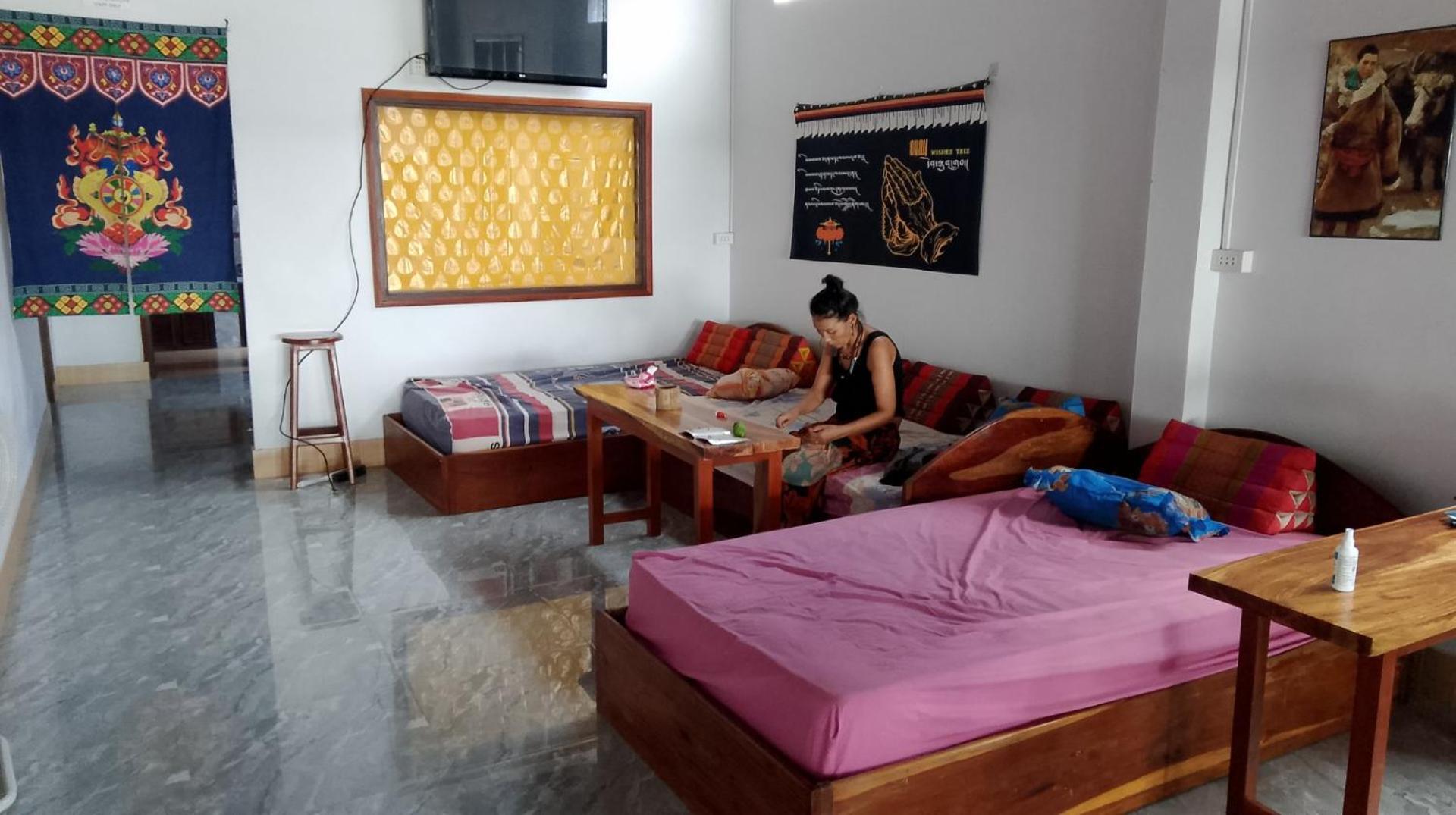 Tibet Restaurant And Hostel Nakasong Екстериор снимка