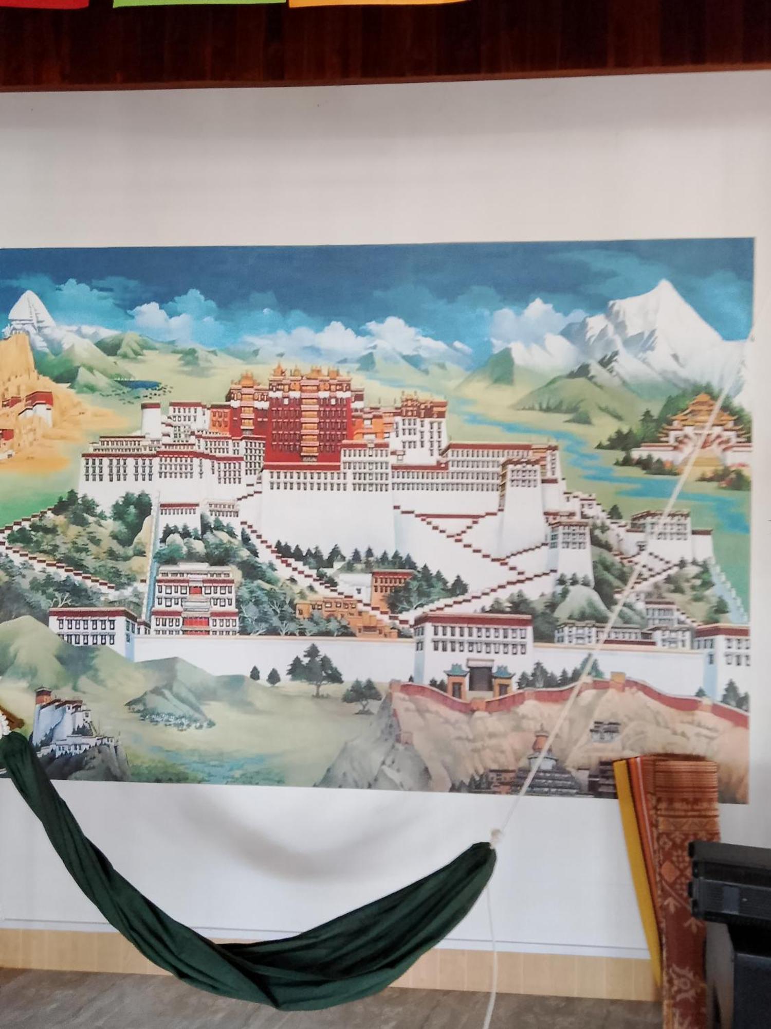 Tibet Restaurant And Hostel Nakasong Екстериор снимка