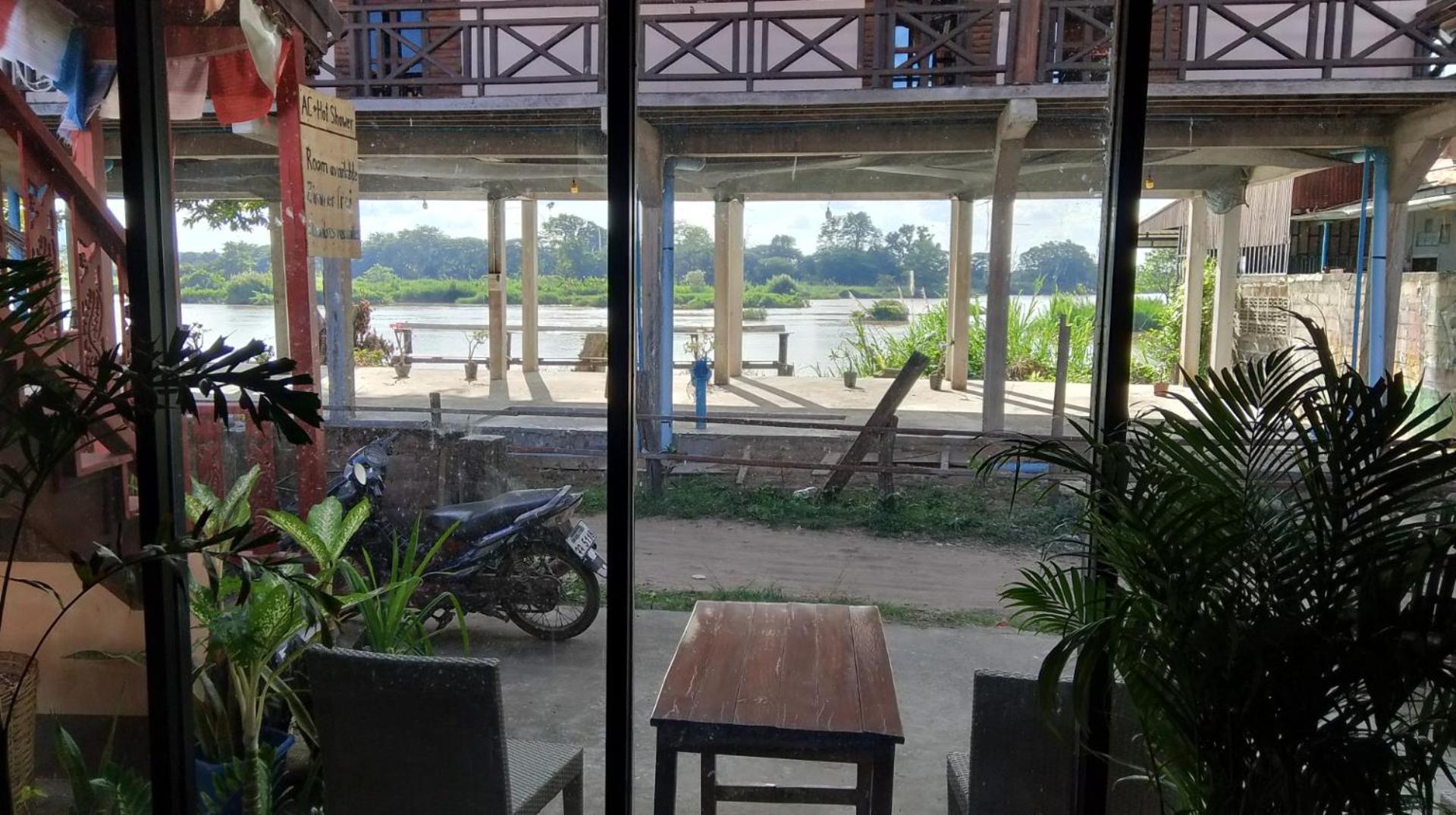Tibet Restaurant And Hostel Nakasong Екстериор снимка